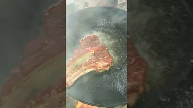 Смачные стейки из годовалого бычка . 👍💪💪💪😋😋😋 смотреть онлайн