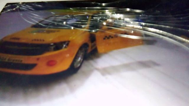 Классный макет города с железной дорогой. Очень интересный и тайнственный.