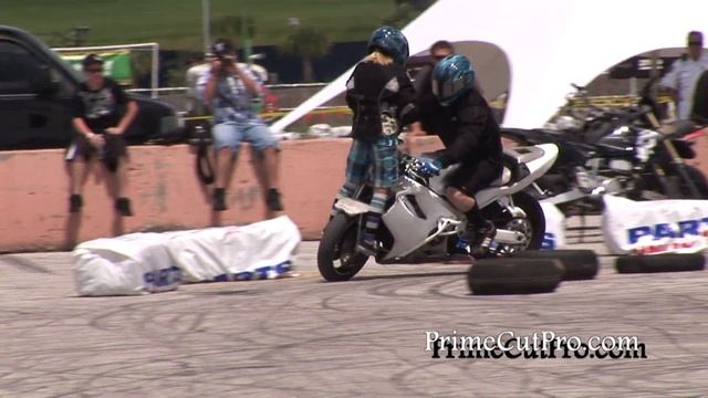 Awesome Tandem Motorcycle Stunt Show Ride смотреть онлайн