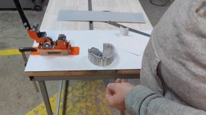 Машинка по производству клямеров для фальцевой кровли.