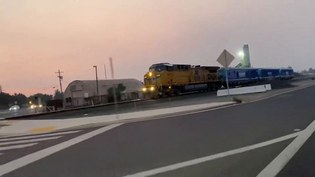 Pacing the Coaster delivery through Turlock смотреть онлайн