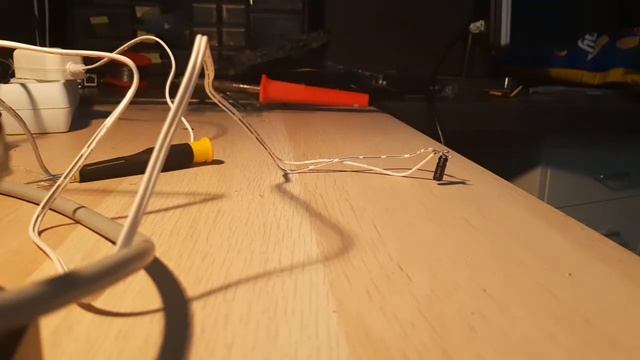 Capacitor explosion! смотреть онлайн