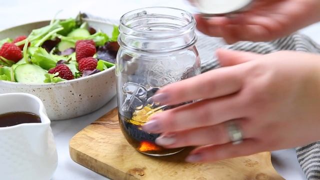How to Make Homemade Maple Balsamic Vinaigrette Salad Dressing смотреть онлайн