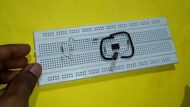 How to make LED Flasher Circuit Make on breadboard. смотреть онлайн