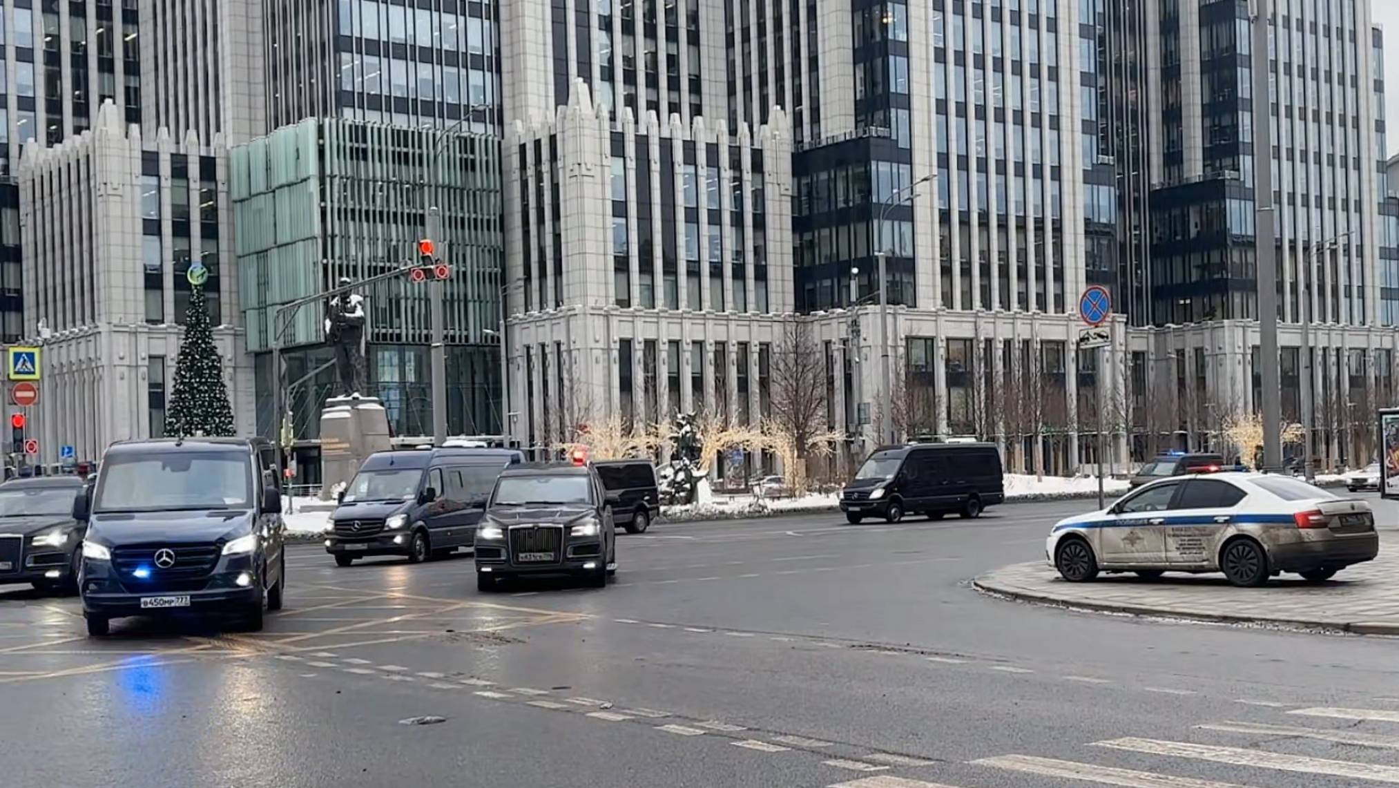 Кортеж президента РФ В.В.Путина смотреть онлайн