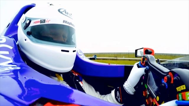 What's it like to drive a 140mph Formula E car? Vernon Kay's Test Drive! смотреть онлайн