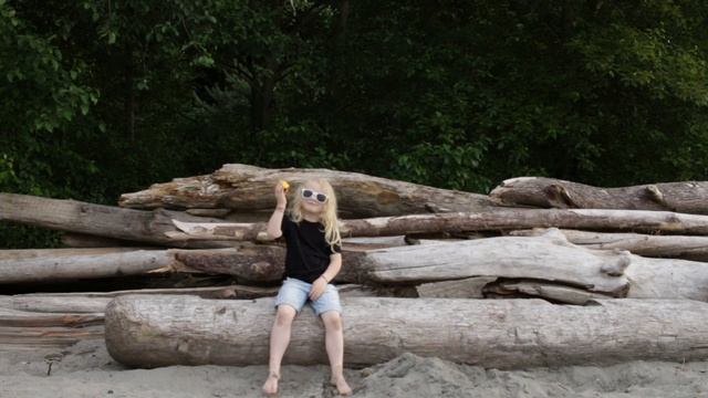 Finn Thorburn - Move Your Feet