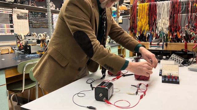 Reverse Bias Diode With A Resistor And Two Voltmeters - Idealized Science Institute - EM Quick Quiz