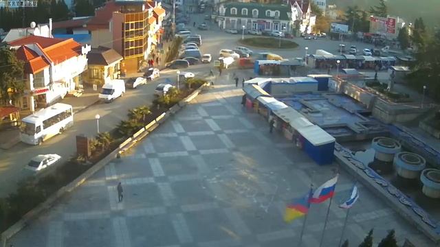 Вебкамера "Площадь Советская". Запись 07.12.2016 16:00:25 смотреть онлайн