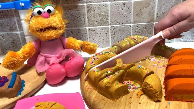 Yummy food. We play with kinetic sand and learn words in English #Shorts смотреть онлайн