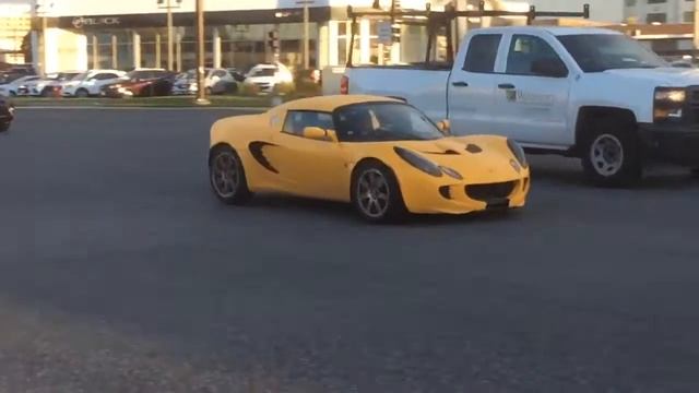 Look what I spotted. A super rare Lotus Elise. смотреть онлайн
