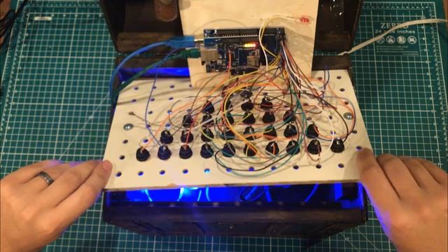 Escape Room Button Maze смотреть онлайн