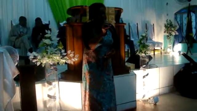Levita Marília louvando na Ass. Deus Central em v.k смотреть онлайн