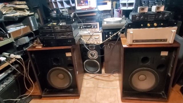 JBL L 200 & PRE ELECTROCOMPANIET & POWER PERREAUX PMF 2150 HIEND AÑO 1982  GREG KIHN BAND 