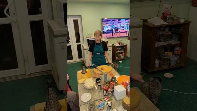 5.03.24 Ykov Bonar в прямом эфире! Света и Таня  приготовят пиццу.