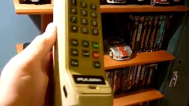 Classic Cell Phone Collection Part 1 Motorola Pulsar DynaTAC 1994 смотреть онлайн