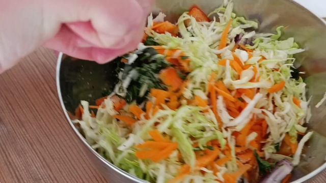 ВЕСЕННИЙ САЛАТ С КАПУСТОЙ смотреть онлайн