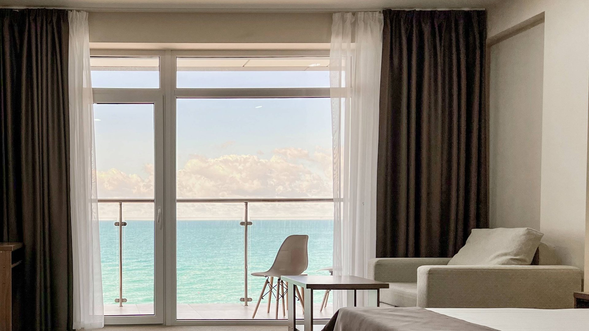 SOLO HOTEL смотреть онлайн