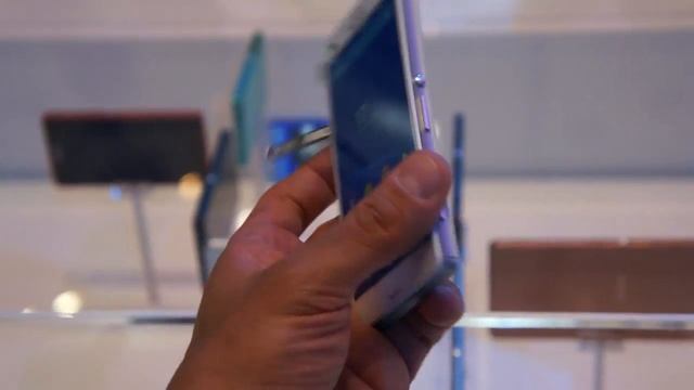 Sony Xperia Z3 Compact hands-on [IFA 2014] смотреть онлайн