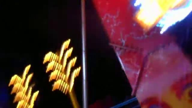 Самые опасные атракционы. Адреналин, кайф! Мама экстримал! смотреть онлайн