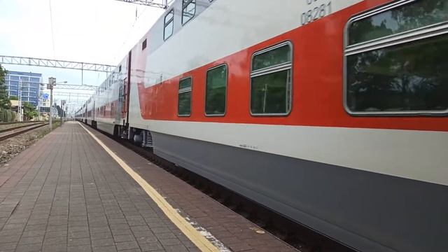 Электровоз ЭП20 с фирменным пассажирским поездом Северная Пальмира Адлер - Санкт-Петербург смотреть онлайн