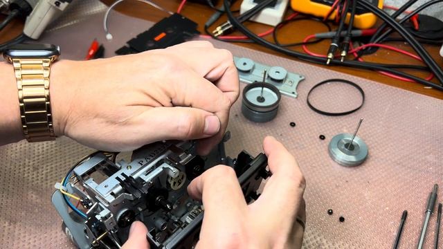 Teac V-8030S Restoration - Tape Transport Servicing Unveiled смотреть онлайн