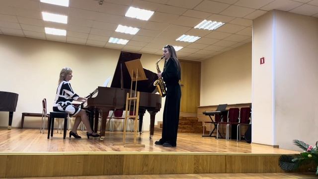 А. Безенсон. Чайки над морем. Джаз-танго. Исполняют Александра Каптюг - саксофон, Елена Лапа - ф-но смотреть онлайн