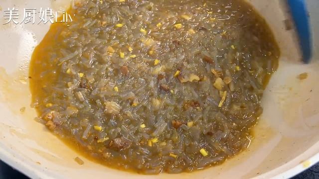 韭菜盒子，用涼水和開水和面是大錯，試試這樣做，皮軟餡鮮涼不硬，【麗麗廚房】，#韭菜盒子的做法，#韭菜盒子料理，#韭菜盒子食譜，#家常菜，#美食，#cooking，#food，#Recipe，#韭菜煎