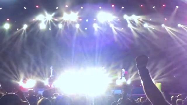 F1 SINGAPORE GRAND PRIX - BOYS IN THE BAND - BEHIND THE SCENES
