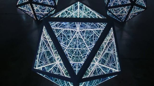 Anthony James Studio - Icosahedrons смотреть онлайн