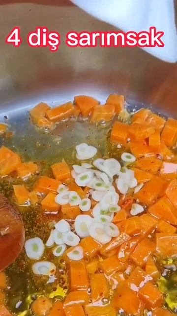 TAVUK BULYON (ÇORBA) ENFES OLUYOR 🍲 MUTFAĞIMDAN LEZZETLER SERİSİ 4 #shorts #tavukçorbası смотреть онлайн