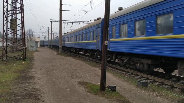 ЧС7 - 117 с пассажирским составом Львов - Запорожье смотреть онлайн