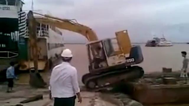 Smart driver ( dredging vehicle ) Viet Nam style смотреть онлайн