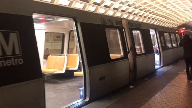 WMATA Alstom Consists on the Blue Line serving Pentagon City смотреть онлайн