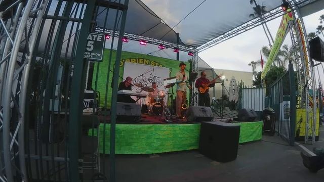 Steely Jazz plays "Rikki Dont Lose That Number" - SD County Fair 2019 смотреть онлайн
