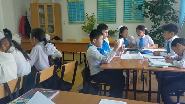 5 сынып окушыларының математика сабағынан  бір сәттік  бейне.Жаңа сабақ