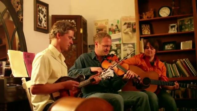 Foghorn Trio- Pretty Little Dog смотреть онлайн