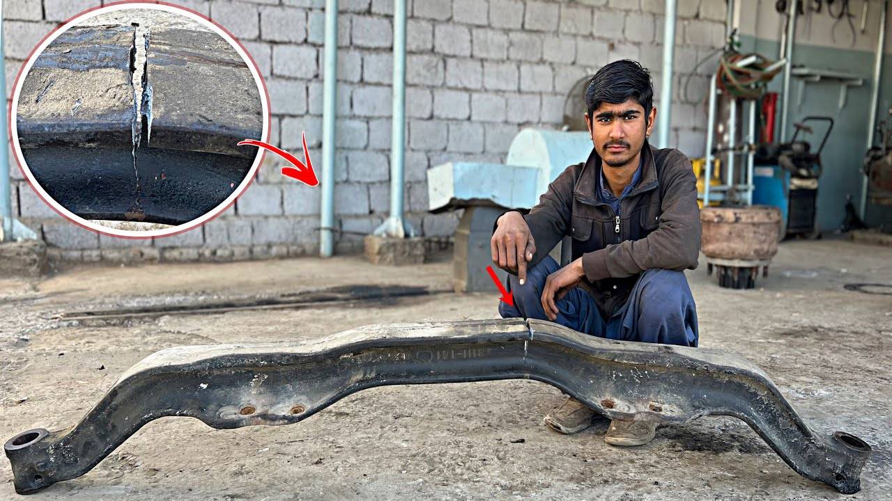 Аварийный Ремонт передней оси поврежденного большегрузного грузовика. смотреть онлайн