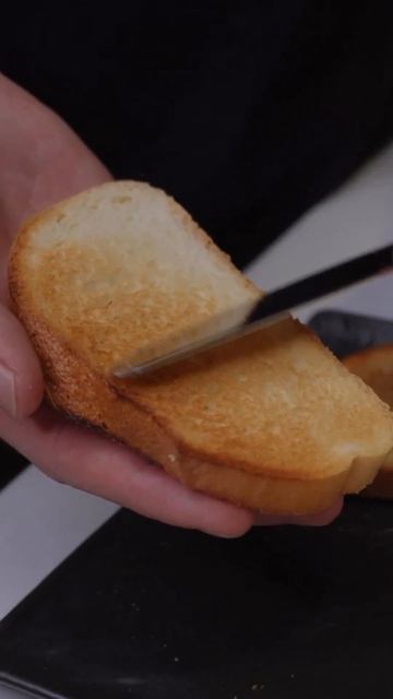 ЛУЧШЕГО ДЛЯ ЗАВТРАКА БЫТЬ НЕ МОЖЕТ! БУТЕРБРОДЫ С КЕТОЙ И ТВОРОЖНЫМ СЫРОМ #рыба #кета #shorts #еда смотреть онлайн