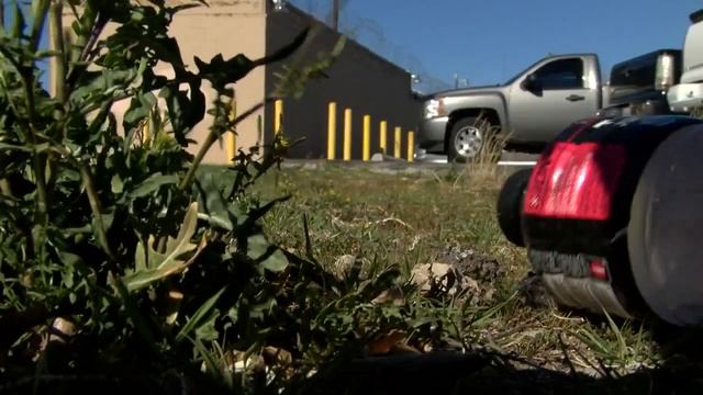 Drivers take out ART anger on construction workers смотреть онлайн