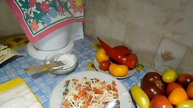 СМЕТАЮТСЯ СО СТОЛА МГНОВЕННО!!! ПИРОЖКИ НА РАЗ ДВА ТРИ ИЗ ЛАВАША С СЫРОМ МОЦАРЕЛЛА И ПОМИДОРАМИ!!!