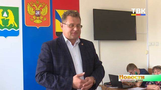 Гордость родителей, учителей и всего Искитимского района. Олег Лагода поздравил золотых медалистов