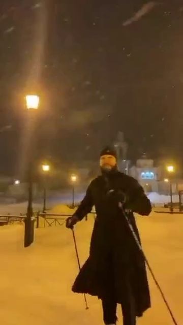 вот такие в России батюшки.mp4