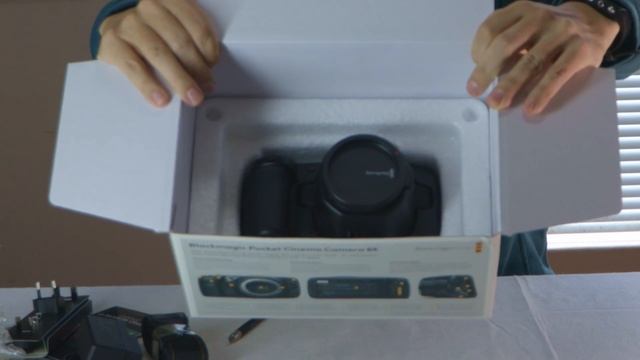 Unboxing of my new Black Magic Pocket Cinema 6k Camera смотреть онлайн