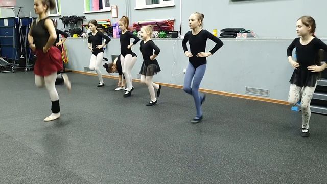 Открытый урок по партерной гимнастике и основам классического танца, старшая гр.часть1