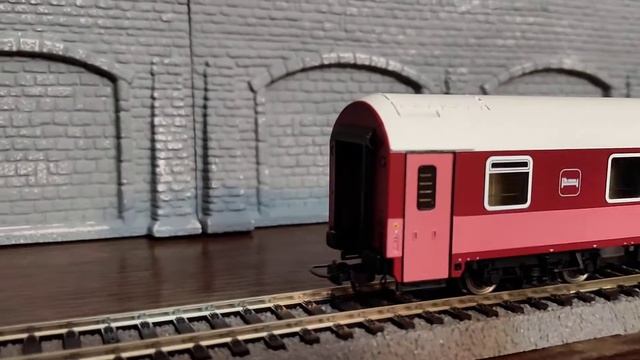 DR Class V180 (PIKO), спальный вагон WLABmz der DR (LS Models) смотреть онлайн