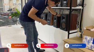 Anh khách đến trải nghiệm SWAN D200 tại shop sau đó chốt ngay SWAN D300