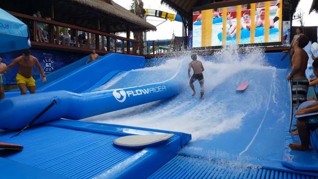 Pro Tricks on the FlowRider at Cartoon Network Amazone Waterpark in Pattaya Thailand Best смотреть онлайн