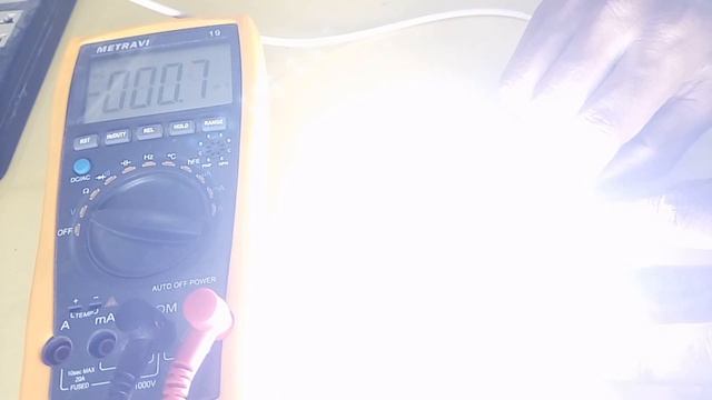 4v LED Light में 5v देंगे तो क्या होगा? | What happen if 5v input in 4v LED light смотреть онлайн