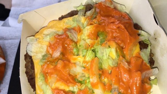 Техасский Бургер, и этим нас кормят? | Потрошитель в Макдональдсе смотреть онлайн